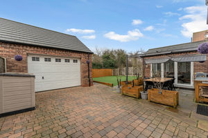 Photo 15- click for photo gallery